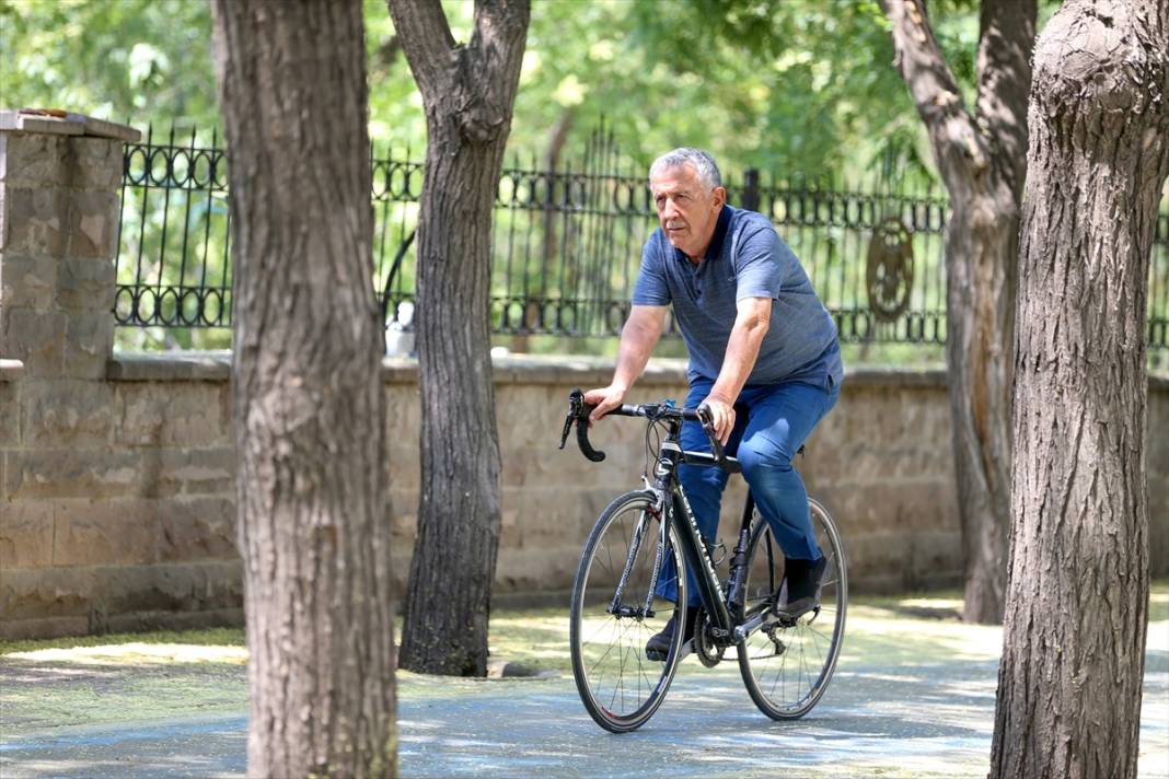 Konyalı iş insanının bisiklet sevdası! 22 yılda 63 bin kilometre yol yaptı 3